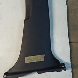 Обшивка центральной стойки Правая RH Lexus RX 3 2009-